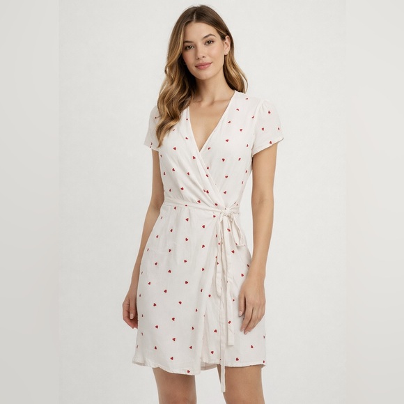 Forever 21 Dresses & Skirts - Forever 21 White Dress with Red Heart Patterni size medium